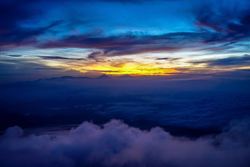 Read more about the article Chmury ciemne